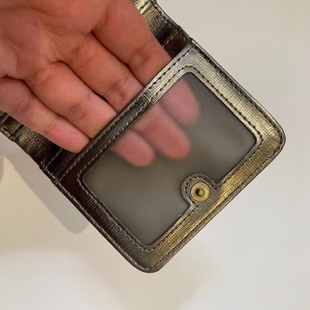Red Compact Fossil Wallet - Picture 8 of 9